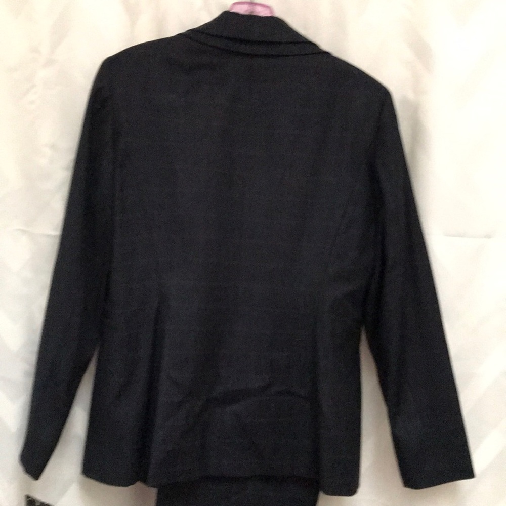 Ladies navy with light blue plaid new suit - Picture 2 of 4